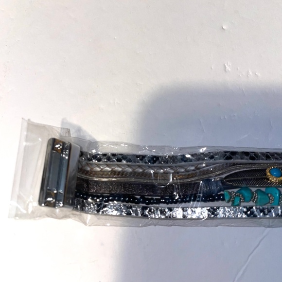 NWOT Feather Leather Wrap Bracelets for Women Braided Boho Multi-Layer Bangle - Picture 6 of 7